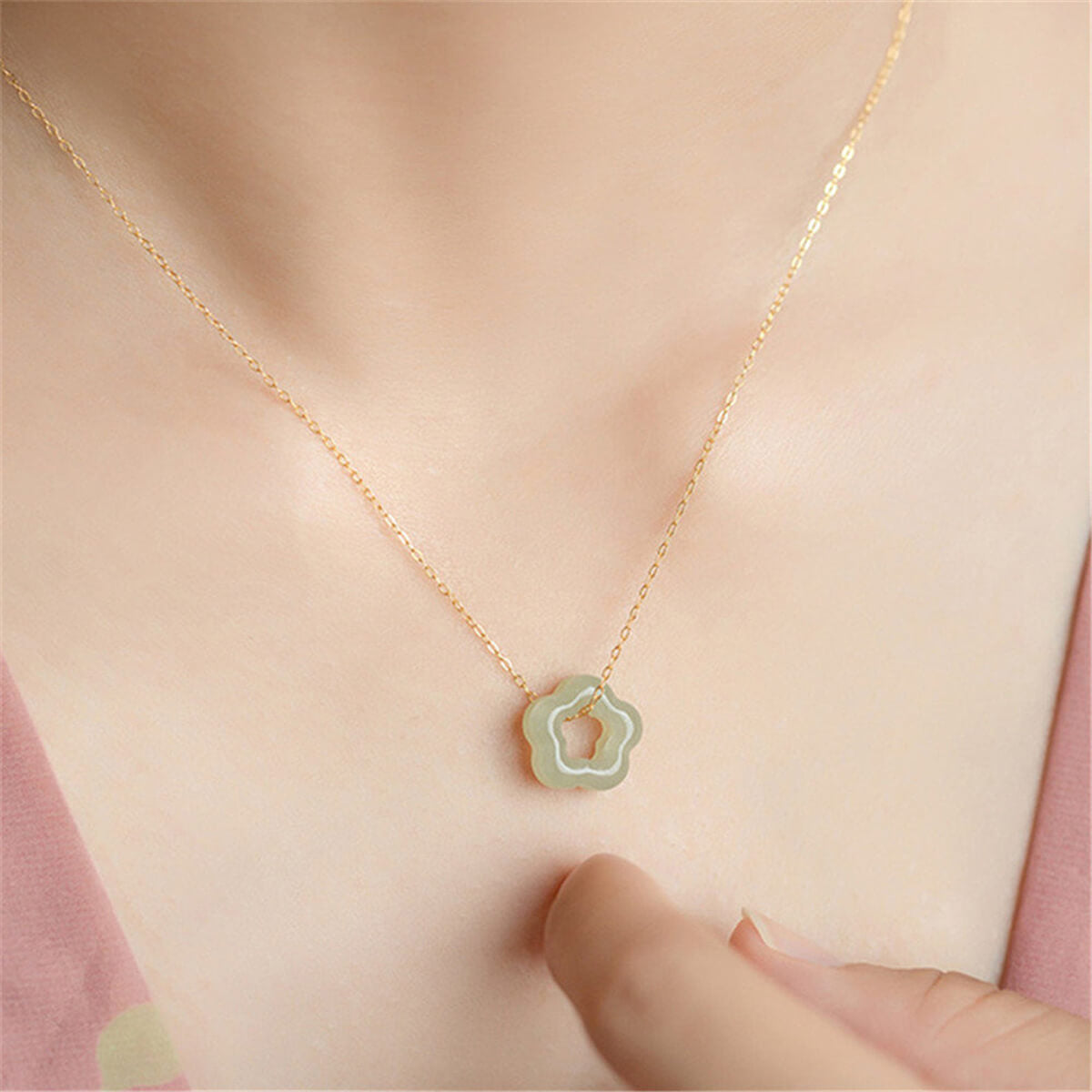 Jade Bloemen Ketting: Een sierlijk eerbetoon aan de natuur